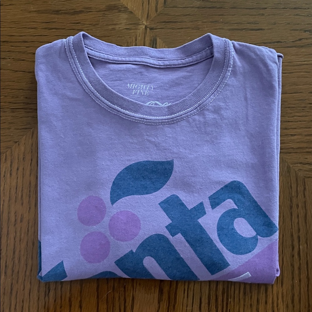 Grape Fanta T 🍇 - Picture 5 of 6